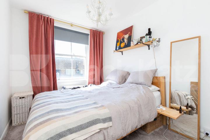 Modern two bed minutes to camden tube and regents park  Delancey Street, Camden